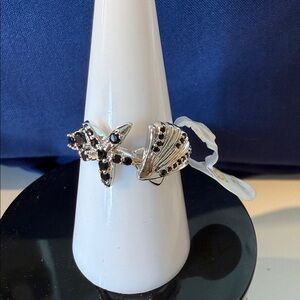 Elegant Silver and Black Starfish Ring